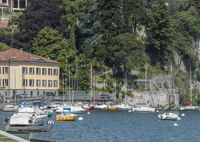 Cavour 51 * Lecco